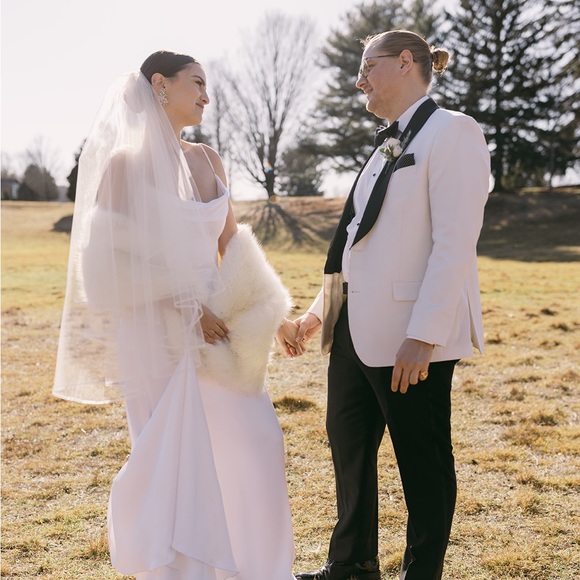 Faux Fur Bridal Shawl - Small Ivory with black tips - Picture 8 of 10